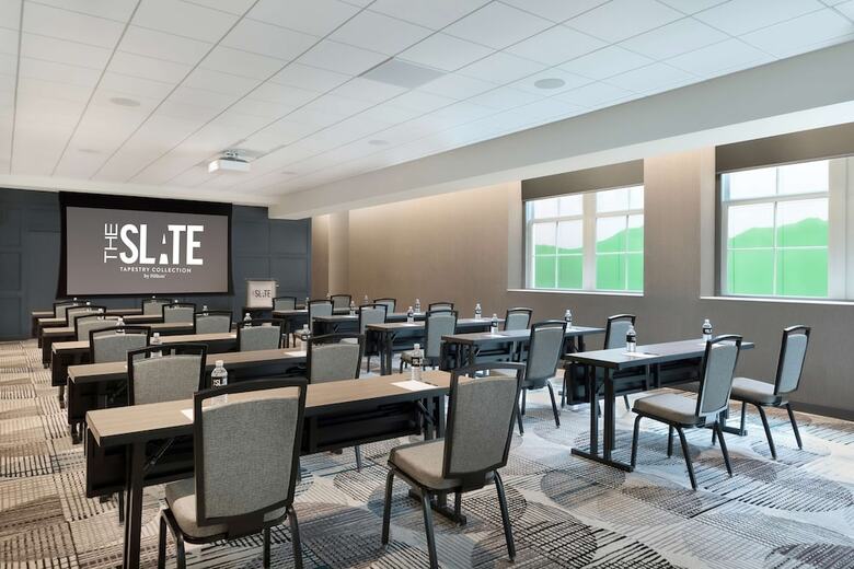 Hotel The Slate Denver, Tapestry Collection By Hilton