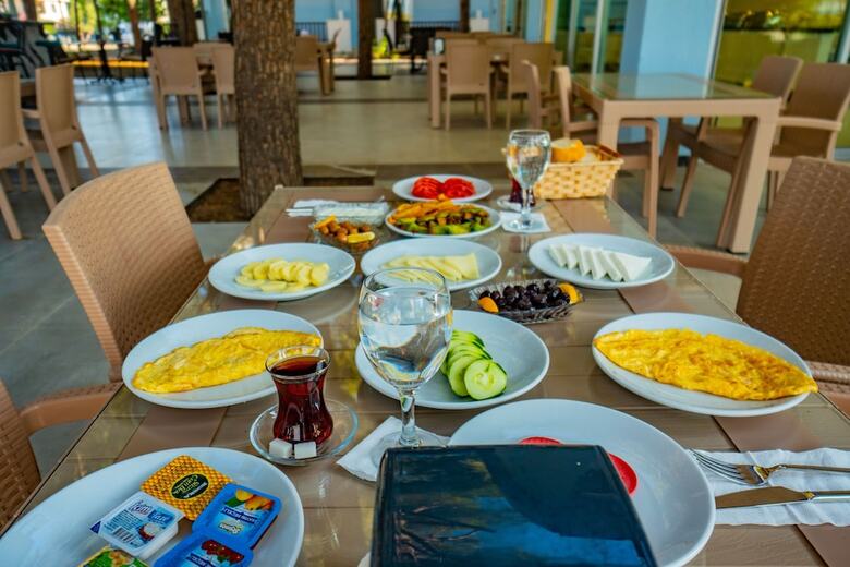 Prenses Sealine Beach Hotel