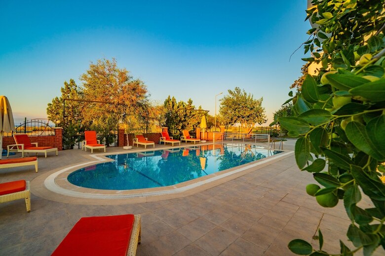 Prenses Sealine Beach Hotel