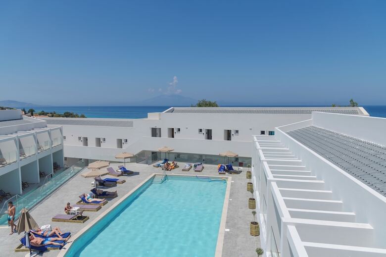 Mirage Bleu Hotel