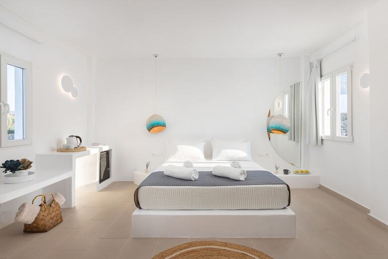 Voca Hotel & Suites