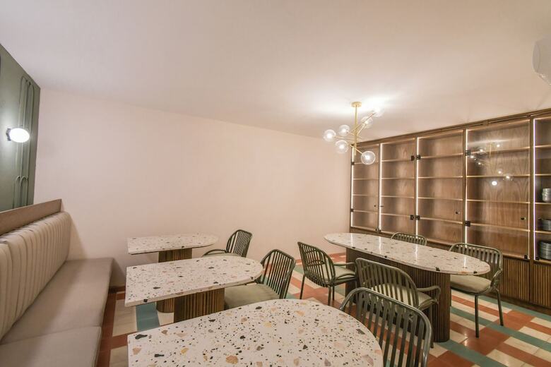 Expo Satelite 2750 Hotel & Suites