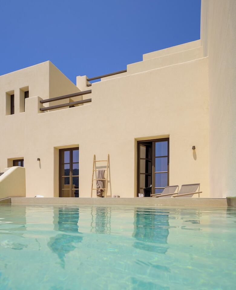 Elessa Hotel