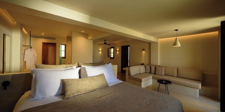 Elessa Hotel