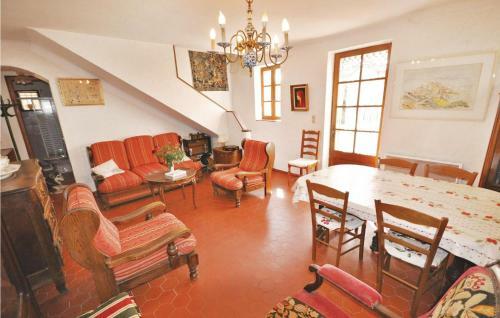 Holiday Home Chemin D�astouret