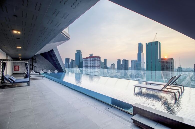 Queensland Hotel Bangkok