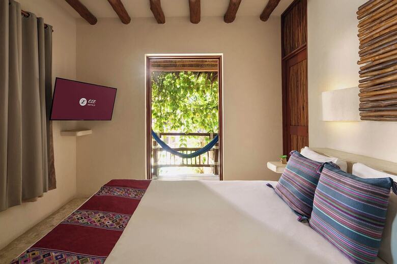 Hotel Exe El Pueblito