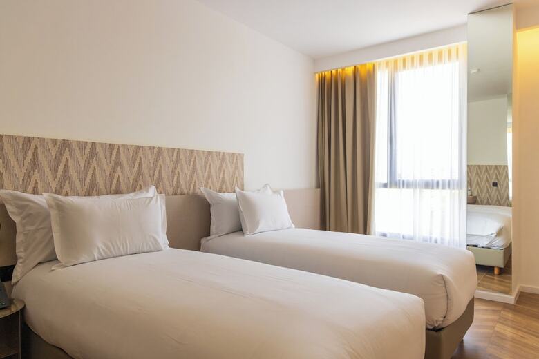 Diagonal Hotel
