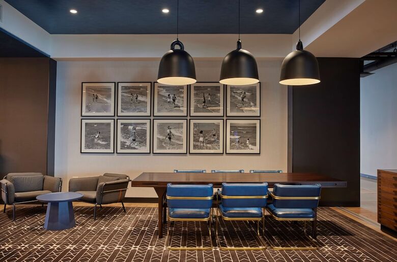 Hotel Sable At Navy Pier Chicago, Curio Collection By Hilton