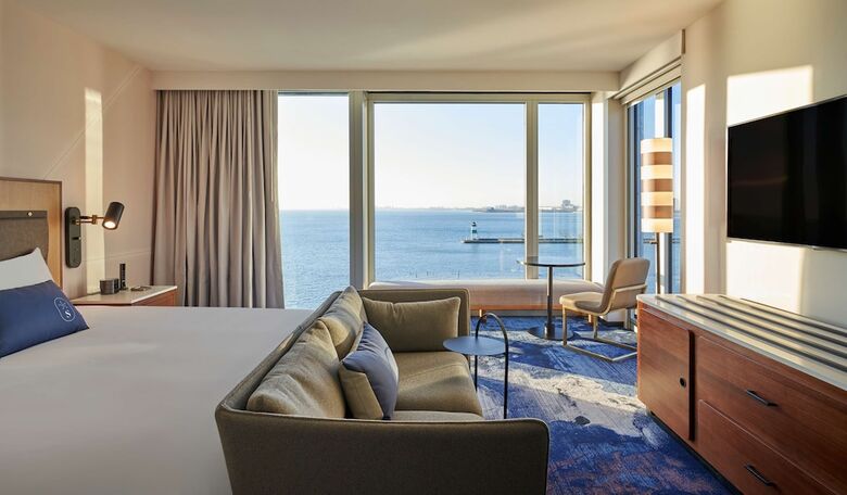 Hotel Sable At Navy Pier Chicago, Curio Collection By Hilton