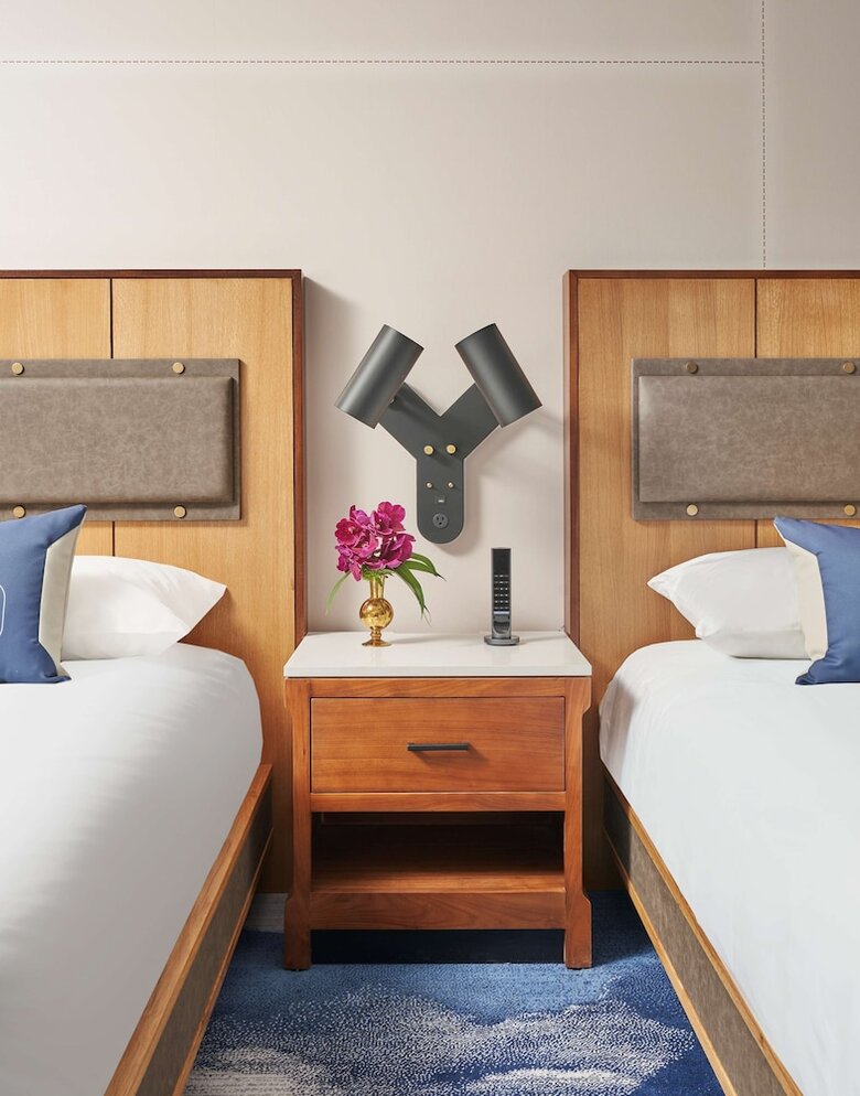 Hotel Sable At Navy Pier Chicago, Curio Collection By Hilton