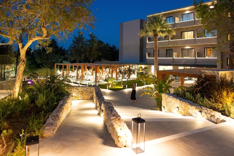 Cab� Hotel Adults Only