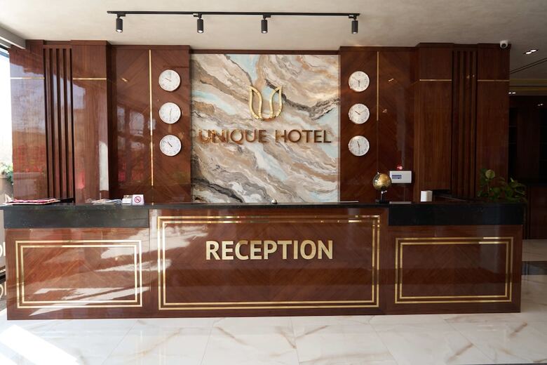 Unique Airport Hotel