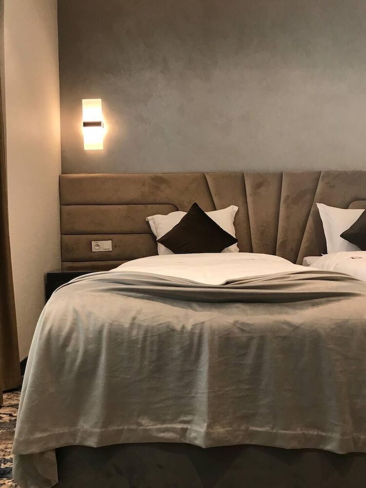 Unique Airport Hotel