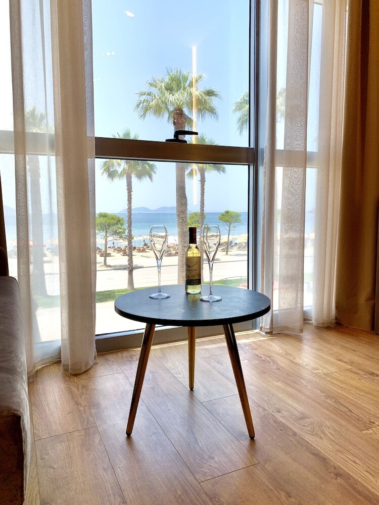 El Mar Hotel