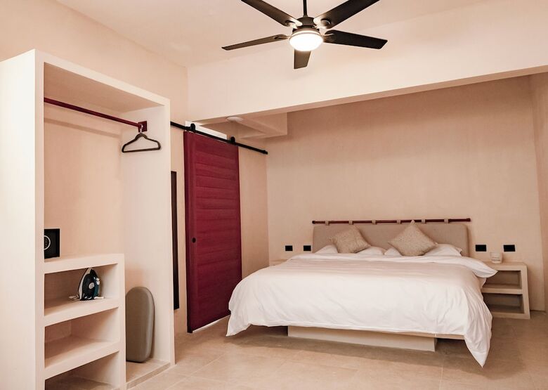 Beachfront Hotel Boutique Dk