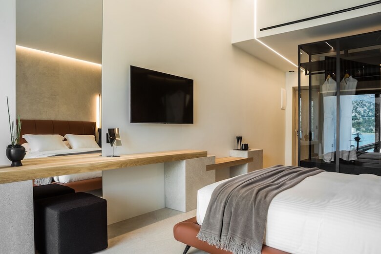 Canale Hotel & Suites