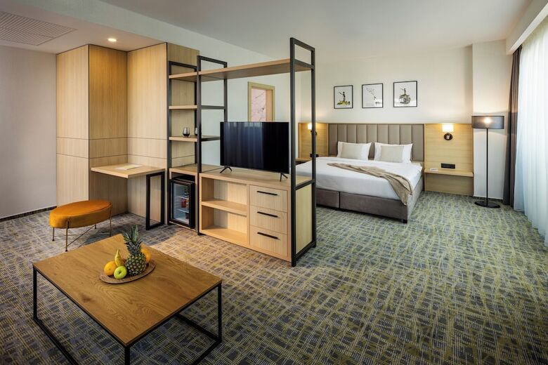 B1 City Hotel