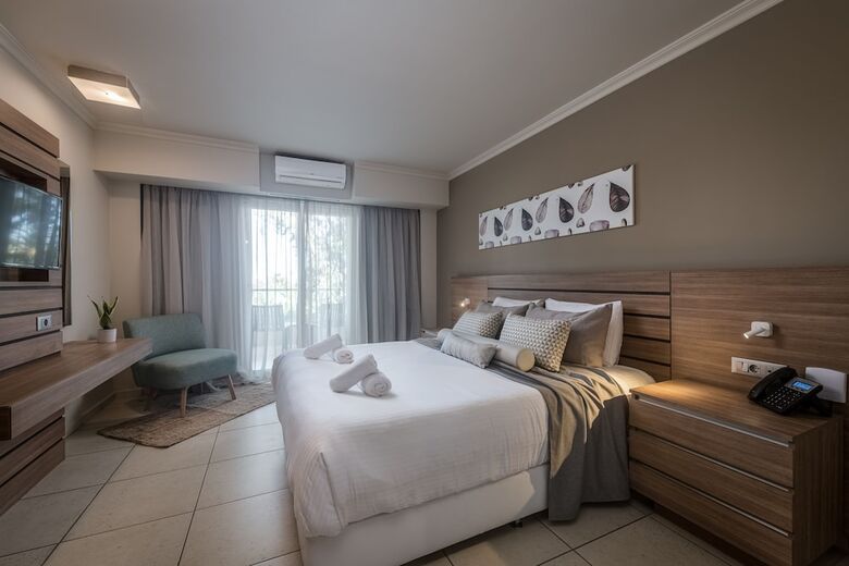 Hotel Akti Coast Club