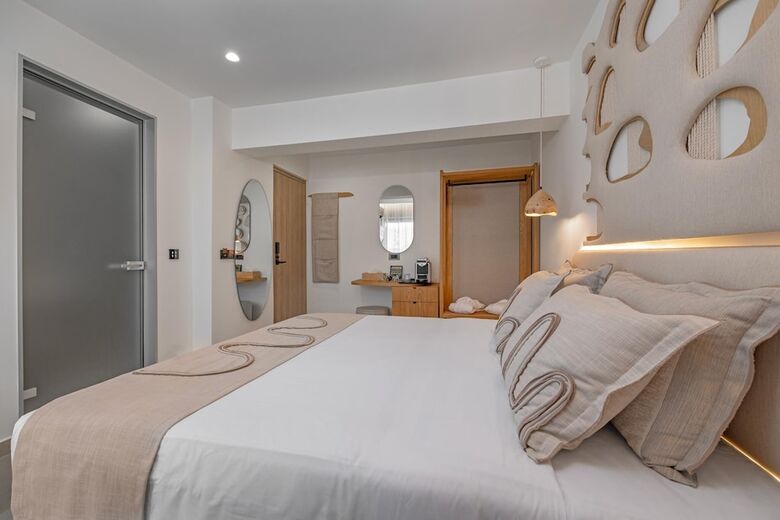 Cabana White Boutique Hotel