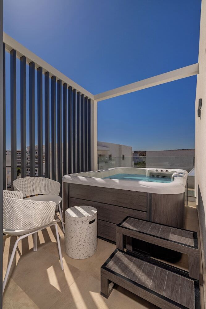 Cabana White Boutique Hotel