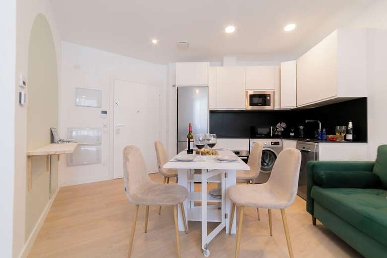 Hostal Aurora Stays By Charming