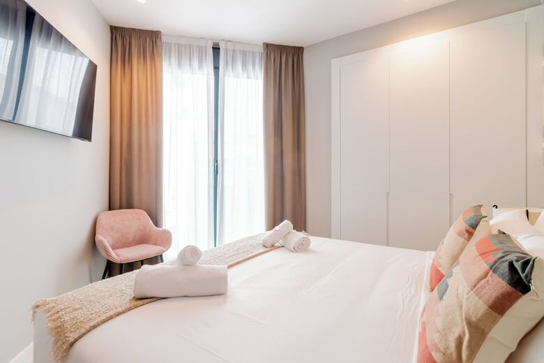 Hotel Home Art Apartments Bernab�u