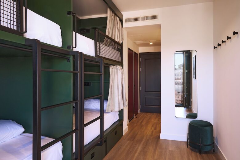 Hotel Latroupe Prado