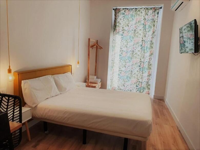 Hostal Manuela By Gaiarooms
