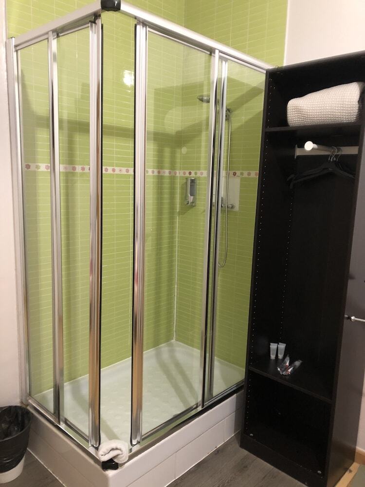 Hostal Village  Multicolor - Adults Only