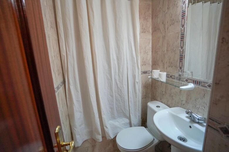 Pension Hostal New Go Inn