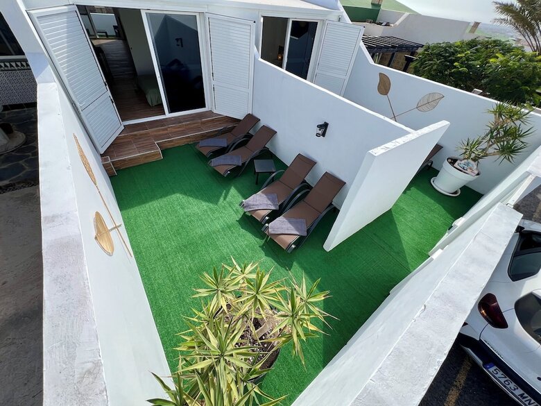 Sea View Bungalow With Communal Pool
