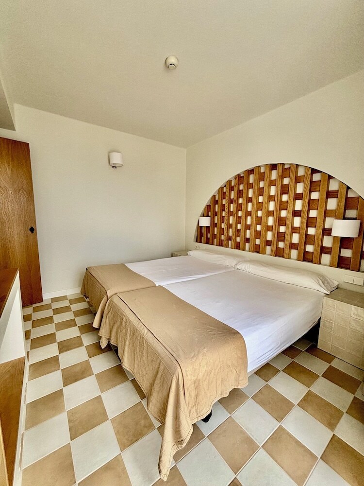 Hotel Neptuno Suites - Only Adults