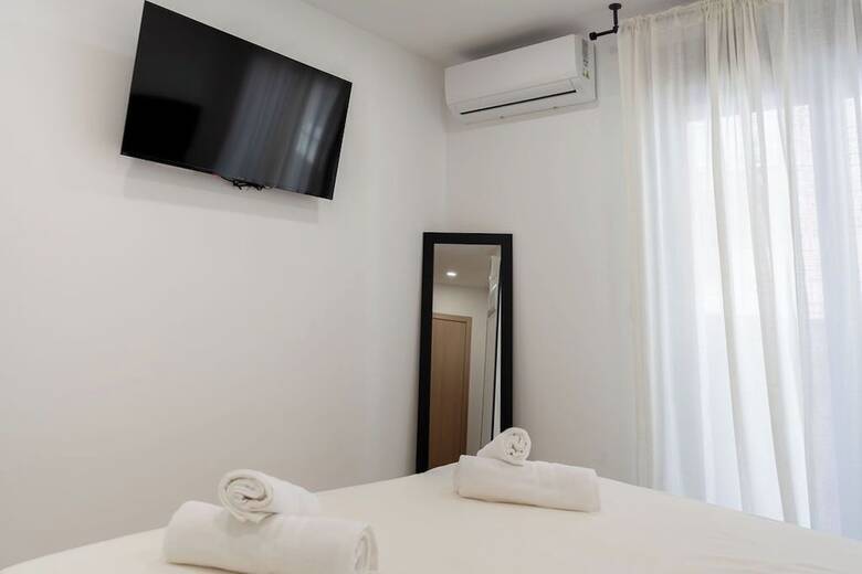 Hotel Emily Suites