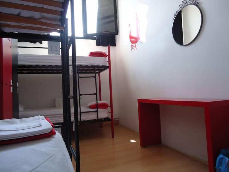 Hostal Bilbao Akelarre Hostel