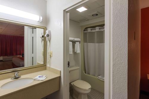 Hotel Quality Inn Groton