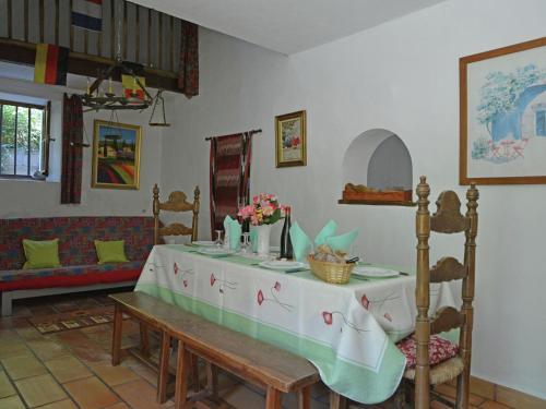 Holiday Home Vieux Mas Martial Bagard