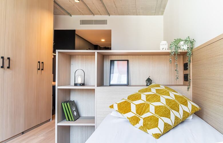Residencia Atenea Living