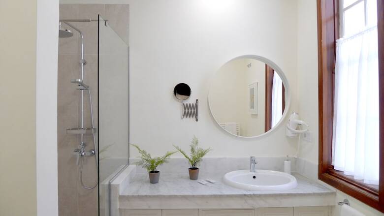 Hotel Nava Suites