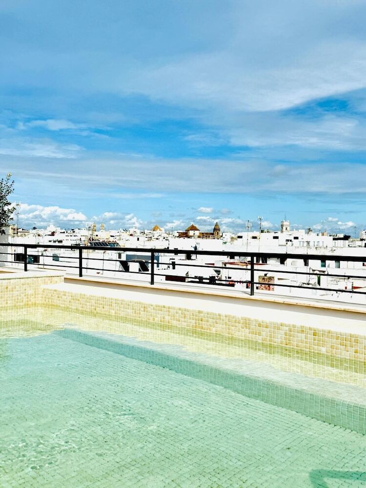 La Caleta Qe Hotels