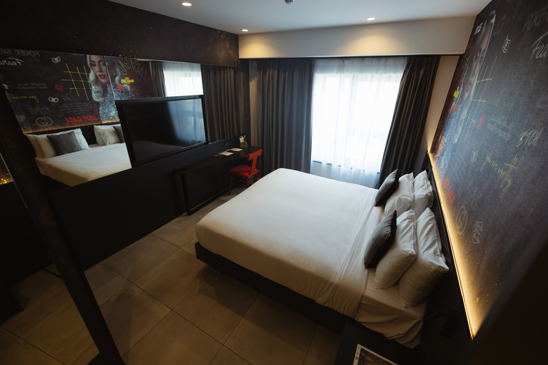 So City Hotel