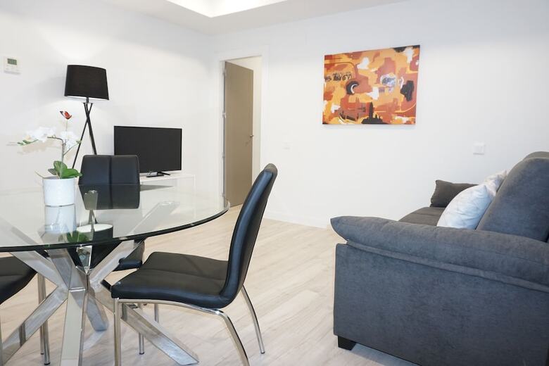 Aparthotel Ines Luna Suites