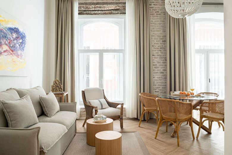 Aparthotel Mylu Suites By Puerta Catedral