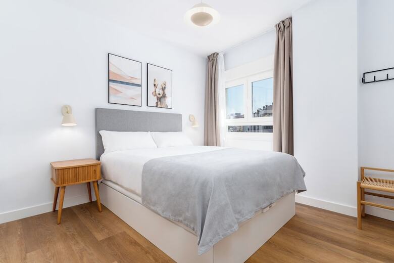 Aparthotel Limehome Oviedo Calle Postigo Bajo