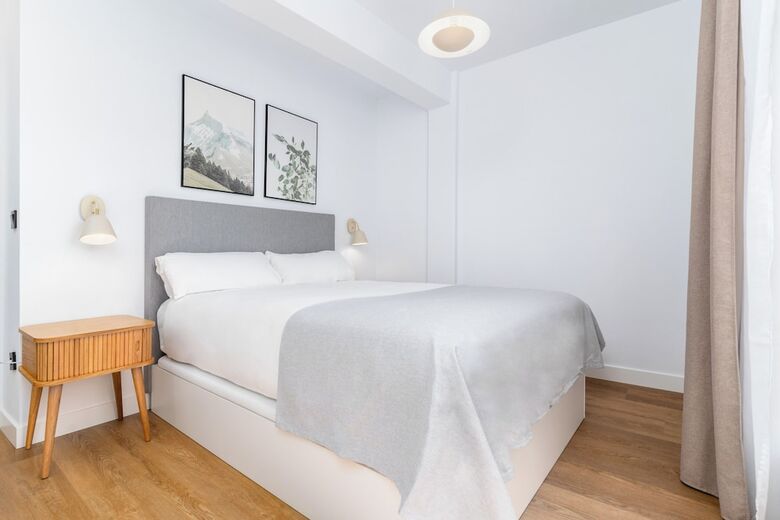 Aparthotel Limehome Oviedo Calle Postigo Bajo