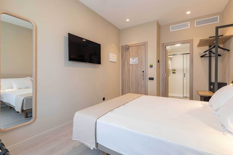 Hq Arena Hotel