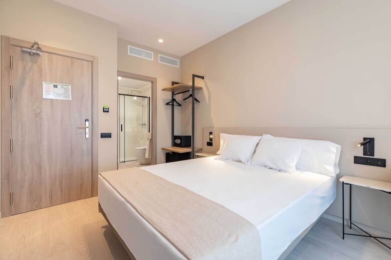 Hq Arena Hotel