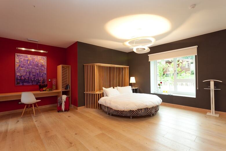 Aparthotel Las Casas De Ea Astei