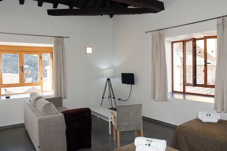 Hostal Albergue Inturjoven Cazorla - Hostel