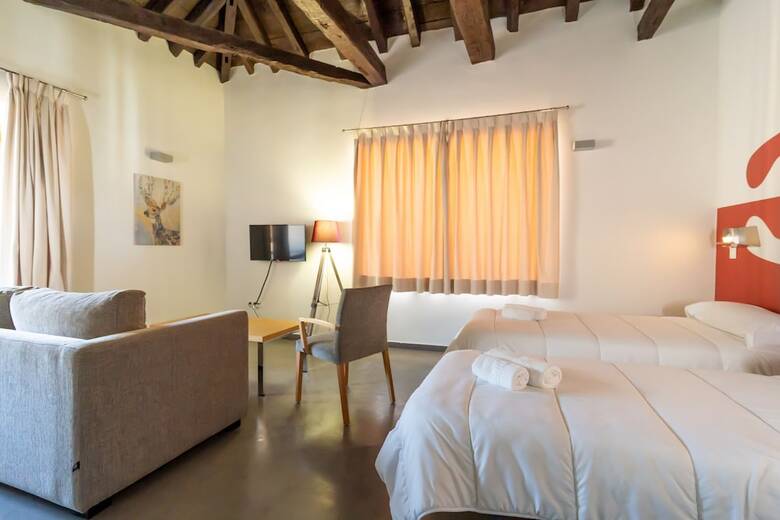 Hostal Albergue Inturjoven Cazorla - Hostel